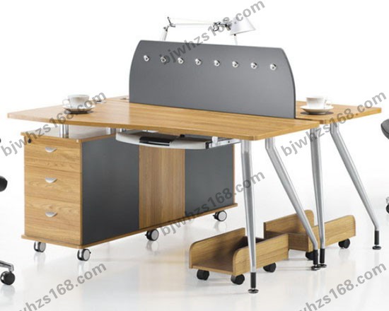 點擊查看商品:屏風(fēng)桌